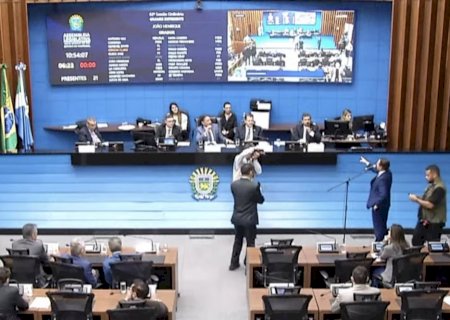Clima volta a esquentar na Assembleia após tarifaço de Trump: ‘senta lá, coronel’