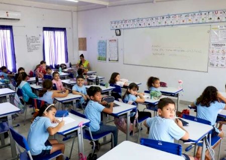 Escola modelo tem de cria&ccedil;&atilde;o de abelhas at&eacute; ar-condicionado em 100% das salas