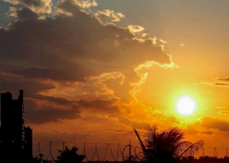 Domingo ser&aacute; quente, mas ciclone e frente fria deixam o tempo inst&aacute;vel em MS