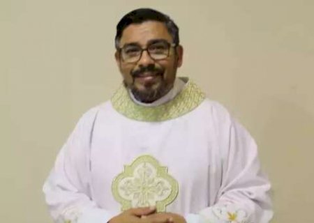 Diocese organiza programa&ccedil;&atilde;o de despedida para padre assassinado em Dourados