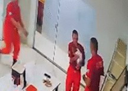 Beb&ecirc; de 20 dias engasga com leite e &eacute; salvo por manobra nos Bombeiros