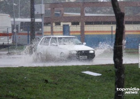 Cuidado! Chuvas continuam em todo MS com possibilidade de tempestade e queda de granizo