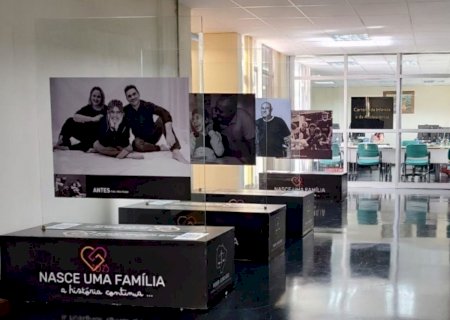 Exposição fotográfica sobre adoção ficará em Dourados até março