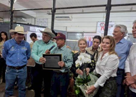 Gino homenageia Zé Teixeira e diz que 1&ordm; Leilão Produção Fazenda Santa Claudina é histórico
