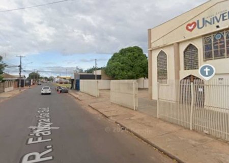 Homem invade culto, bate em pastor e é amarrado por fiéis de igreja no São Jorge da Lagoa