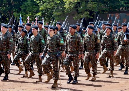 Jovens que completam 18 anos devem fazer alistamento militar