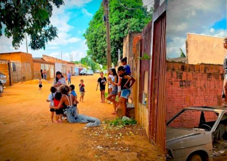 Cantora de MS transforma origem na periferia em single 'Deusa da Favela'