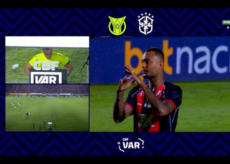 Vitória tem dois zagueiros expulsos em três minutos contra o Palmeiras; vídeo