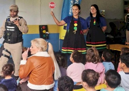 Alunos de Ceim recebem orientação sobre trânsito de forma lúdica