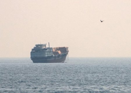 Número de travessias pelo Estreito de Ormuz tem leve aumento