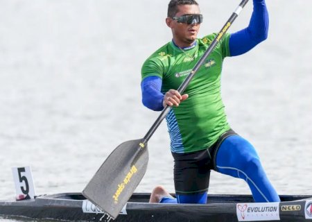 Isaquias Queiroz é campeão mundial no C1 500m na Polônia