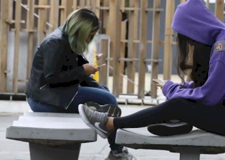 Na era da IA, inclusão digital deve ser crítica, defende educadora