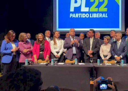 Flávio Bolsonaro escolhe o alagoano Alfredo Gaspar como vice