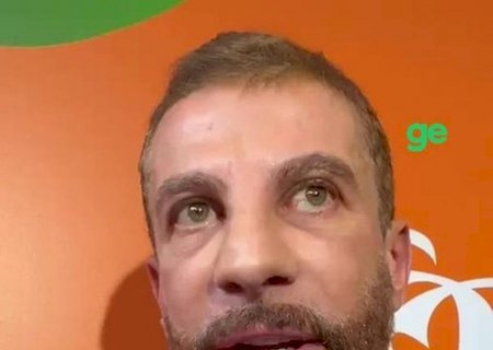Pedrinho ironiza críticas de Bap, presidente do Flamengo: "Tem uma paixão louca pelo Vasco"