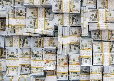 Dólar cai a R$ 5,14 com alívio no mercado externo