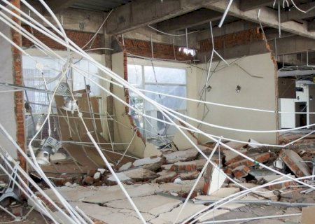 Forte terremoto atinge costa da Indonésia; alerta de tsunami é emitido