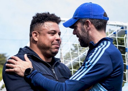 Pezzolano diverte coletiva do Inter ao ouvir nome de Ronaldo: "Abraço para o gordão"; veja