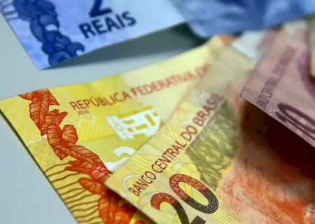 Juros para famílias sobem em agosto e inadimplência chega a 6%