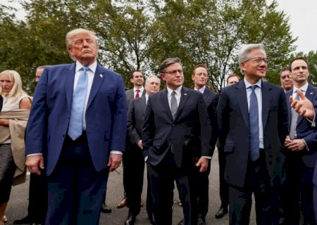 Trump anuncia autorregulação da IA por big tech em meio a temor social