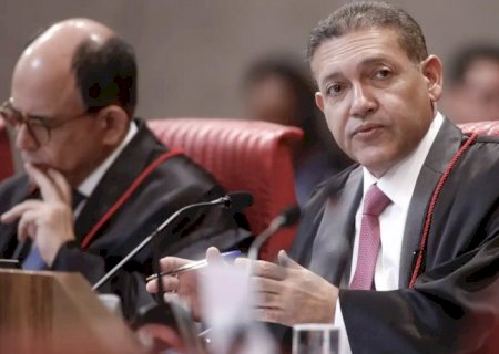Presidente do TSE reclama de interferência em decisões da Corte