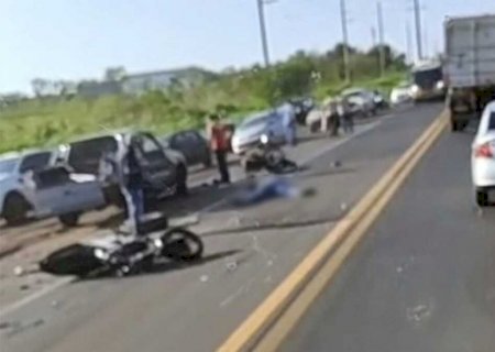 Motociclista morre ao ser atingido por caminhonete na BR-163 (vídeo)