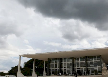 Zambelli pede ao STF salvo-conduto para vir ao Brasil votar na mãe