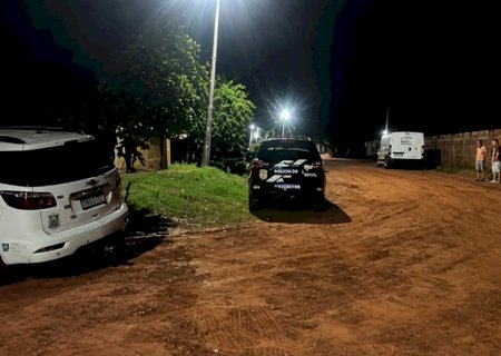 Polícia  - Três pessoas são executadas a tiros em residência e adolescente fica gravemente ferido