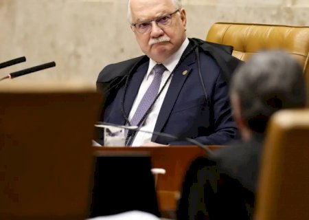 Fachin desmarca julgamento sobre atuação de Mendonça no caso Master