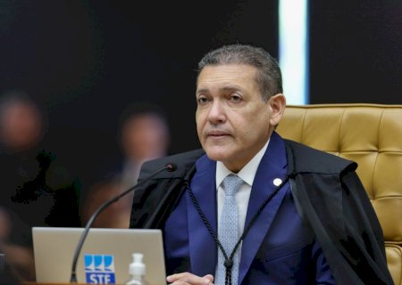 Nunes Marques libera vídeos de Flávio Bolsonaro que associam Lula a Moraes e Lulinha ao Careca do INSS