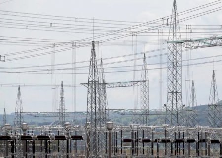 Aneel prevê três leilões de transmissão de energia em 2027