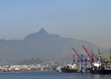 Previsão de superávit comercial de 2026 cai para US$ 84,4 bilhões