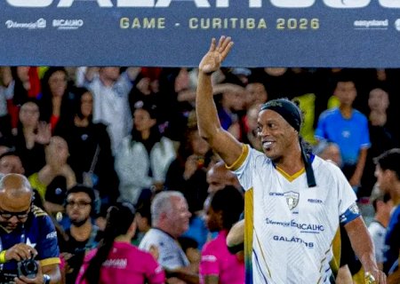 Ronaldinho Gaúcho anuncia volta aos gramados pelo italiano Ravenna
