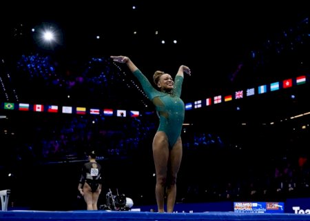 Brasil cresce na final, fica perto do pódio e acaba em 5º por equipes no Mundial de ginástica