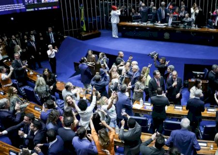 Imprensa estrangeira vê vitória de Lula em aprovação do fim da 6x1