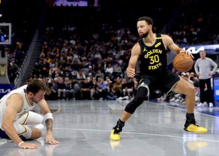 Curry dá drible desconcertante e deixa Doncic no chão: "Não esperava que ficasse tão feio"